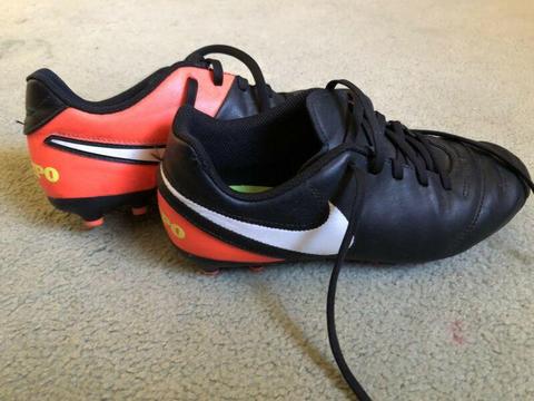 Kids Size 4 Footy Boots