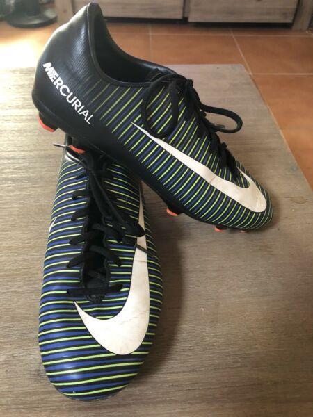 Nike mercurial football boots youth