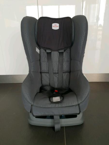 Safe-n-Sound car seat. 0-4 years