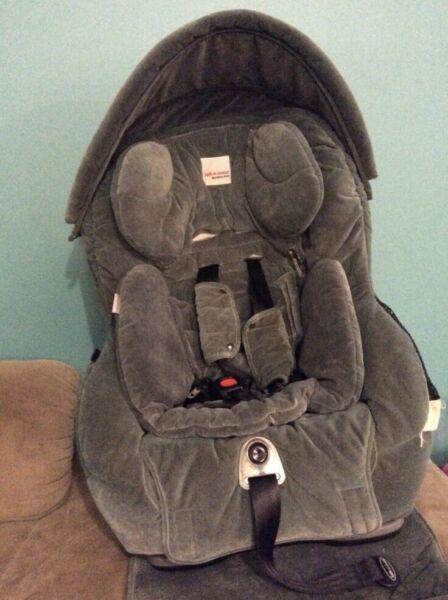 Safe n Sound infant car seat