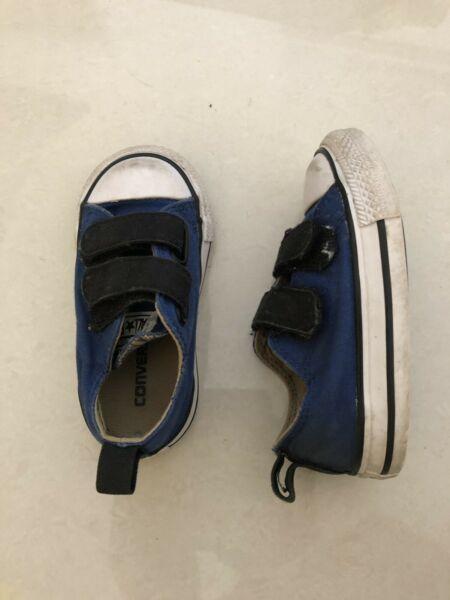 Used converse baby sneakers - size UK 5