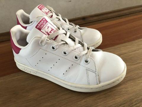 Wanted: Girls size 3 Adidas Stan Smith leather shoes