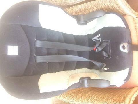 Safe-n-Sound Maxi Rider Convertible Booster Car Seat