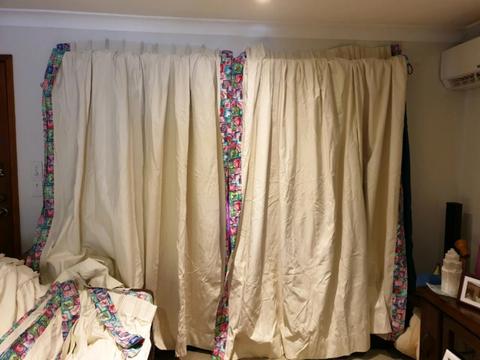Kids bedroom curtains NEAR NEW (2 sets)