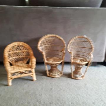 Doll chairs