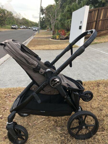 Wanted: Baby jogger city premier + glider board