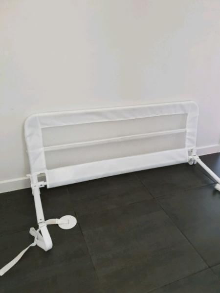 Dreambaby bed rail