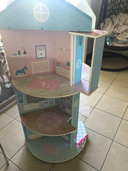 Doll house