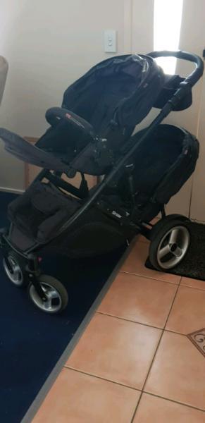 Deluxe Steelcraft Compact Pram