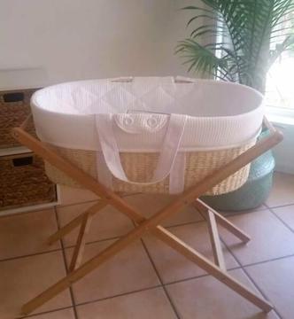 Bassinet - Baby Moses basket and stand