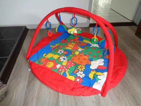 PLAY GYM PLAY MAT( JOLLY BABY DISCOVERY )