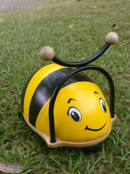 bubble bee ride on toy