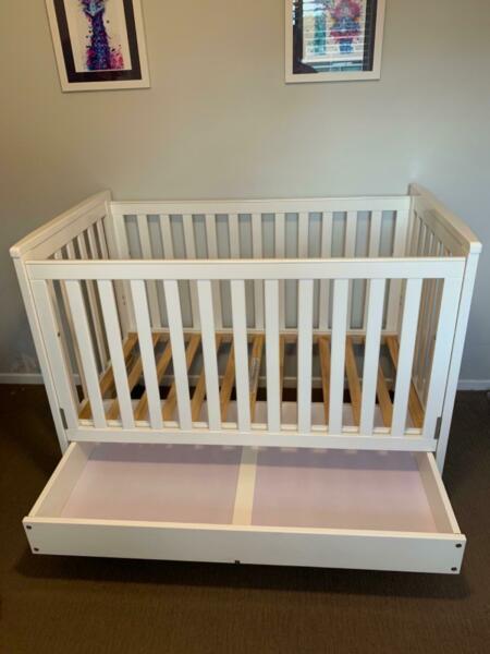 Grotime Cot, Change Table and Bassinet