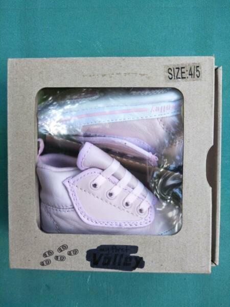 GIRL'S MY FIRST VOLLEY SHOE/SNEAKER SIZE 4/5