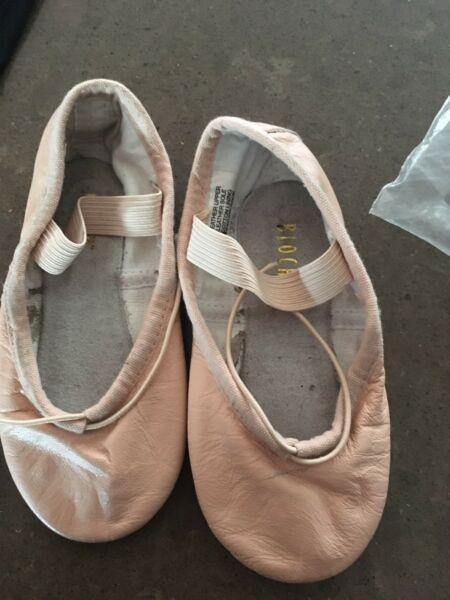 Bloch size 8B ballet shoes