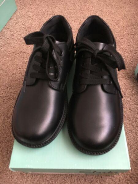 Boys shoes