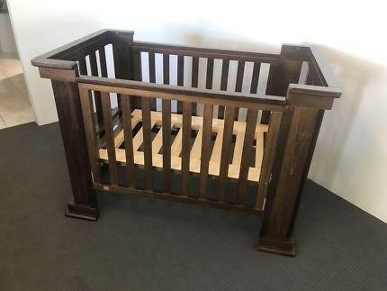 King Parrot Cot to Bed