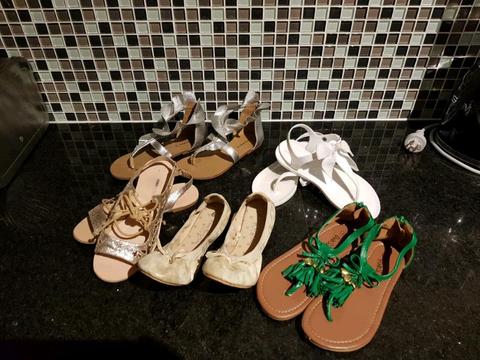 Girls shoes / sandals