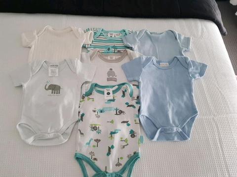 Baby body suits 0000