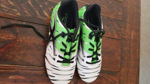 Blades Footy boots size 1 US