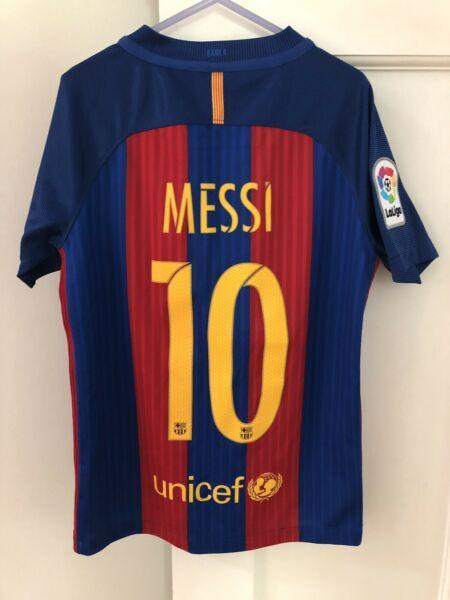 Nike Messi #10 top - Size Small