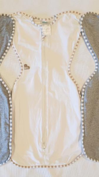 EUC: 1 x WHITE size SMALL Love To Dream Swaddle Up