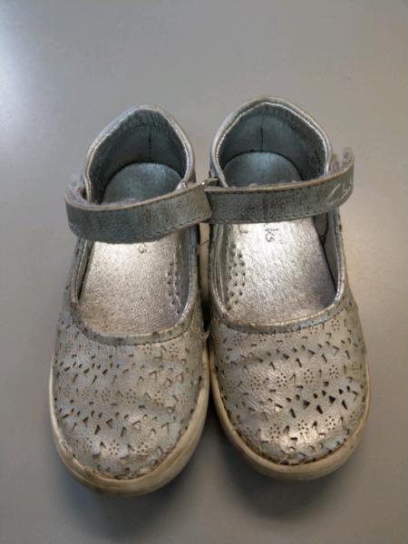 Clarks silvers shoes