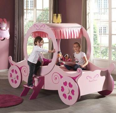 Girl's Princess Carriage Bed
