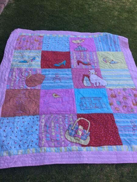 Padded quilt and fitted sheet