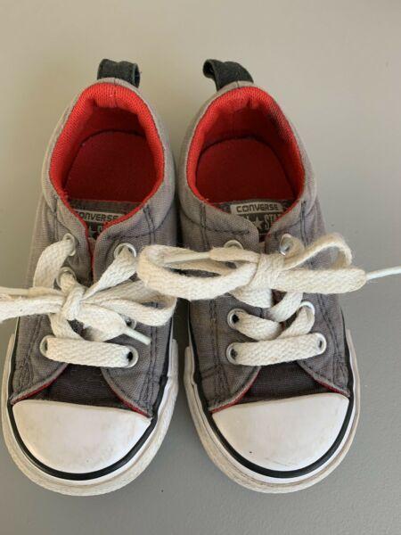 Boys converse shoes size 7 toddler