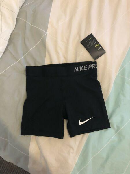 Nike pro shorts, size M, girls