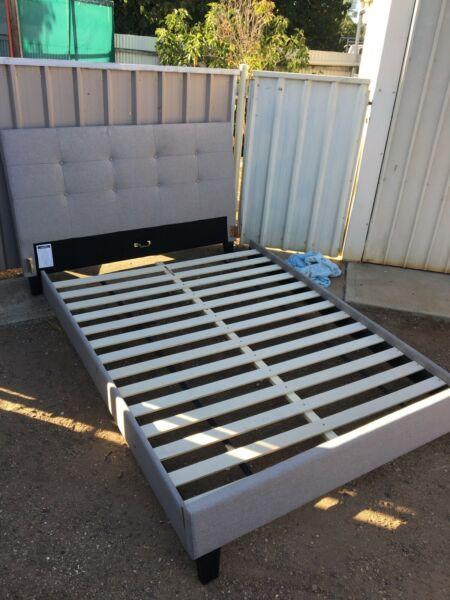 Queen bed good condition