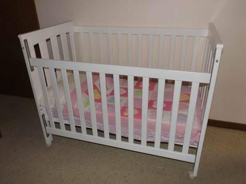 Cot - from newborn to toddler as new condition