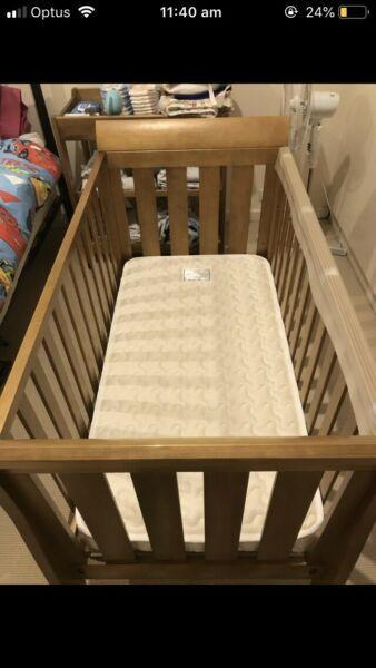 Boori cot - converts into toddler bed