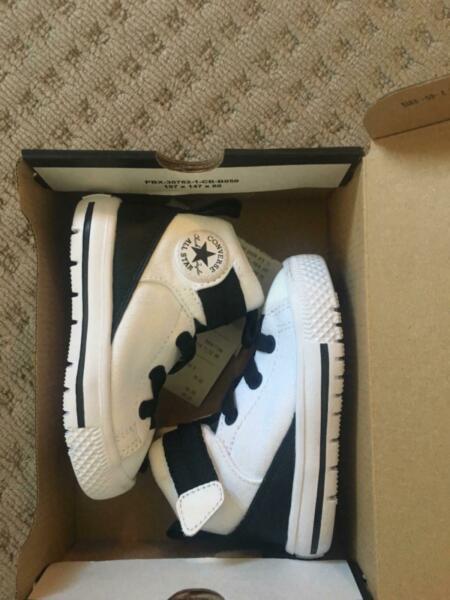 Converse toddler chuck taylor all star white size 5
