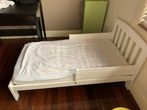 Kid's bed