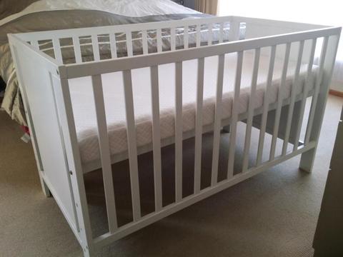 Baby Cot/Toddler Bed