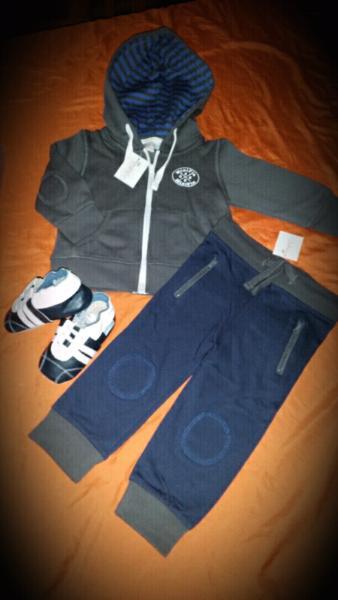 New! Boys minifin outfit with gorgeous skeanie sneaker shoes