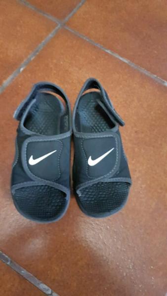 Nike sunray sandals size US 10 kids