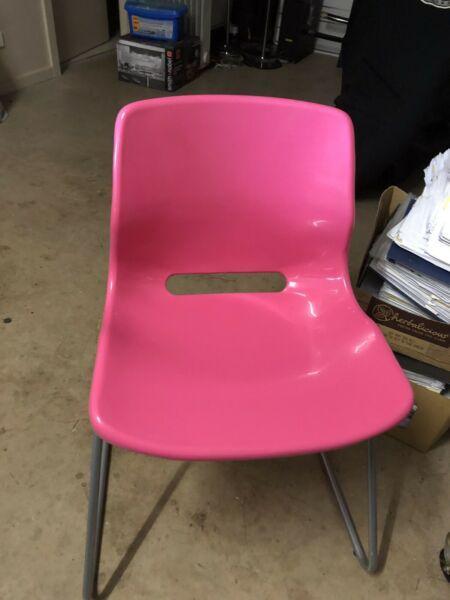 Pink Pre teen chair Plastic
