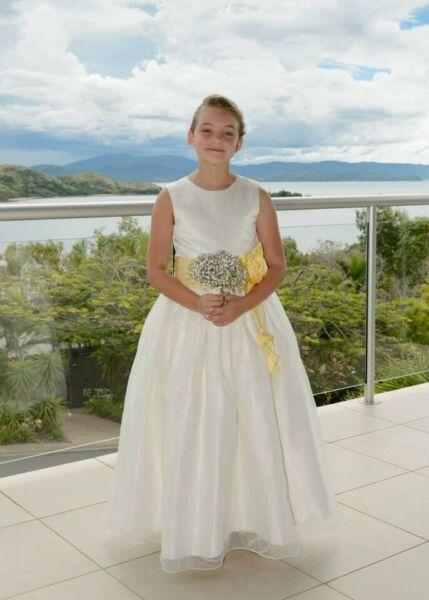 Beautiful wedding flower girl dress