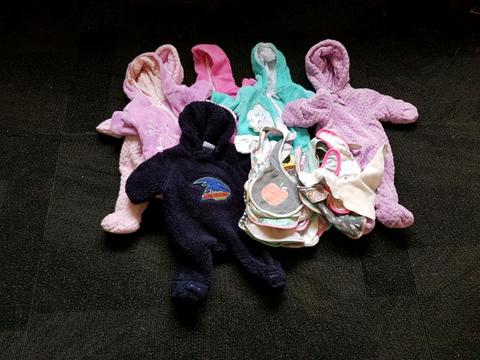 Assorted 0000 baby clothes