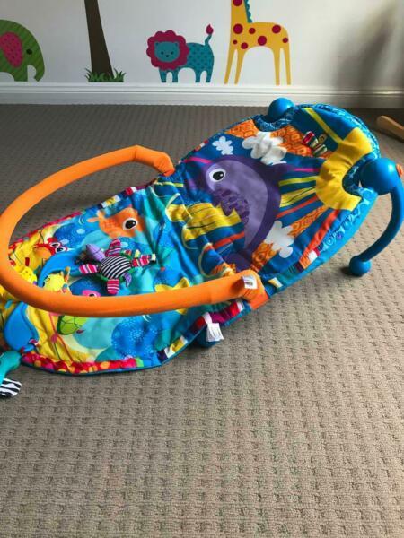 Lamaze Sit Up & See 2 in 1 Play Gym in Great Condition