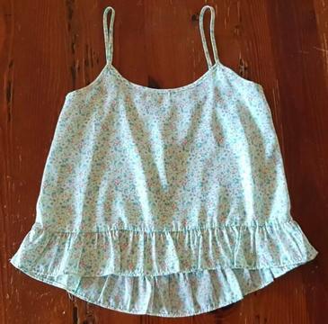 JUST JEANS GIRLS SIZE 10 FLORAL TOP WITH ADJUSTABLE STRAPS AS NEW
