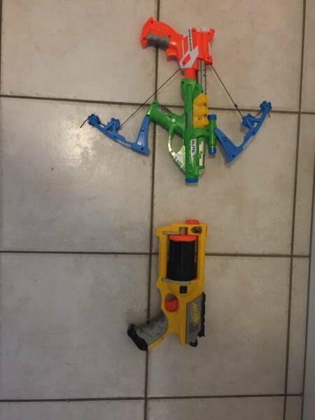 Nerf N Strike pistol and Elite Nerf bow and arrow Nerf gun toys