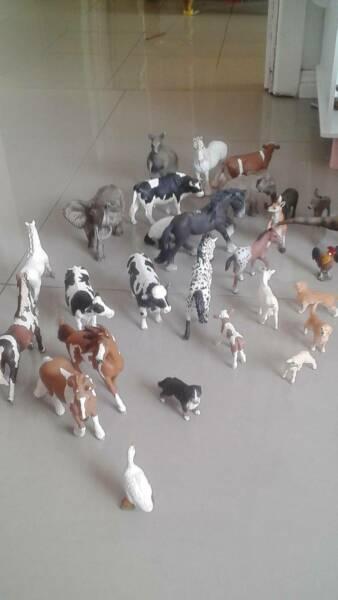 Schleich collectables over 25 figures