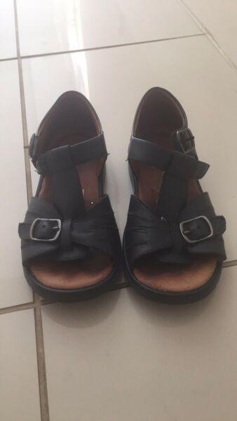 Girls leather navy school shoes size 11.5