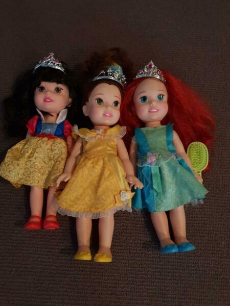 Disney princess dolls & accessories