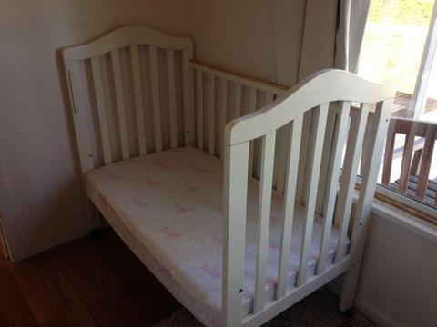 Cot for Baby or infant for sale