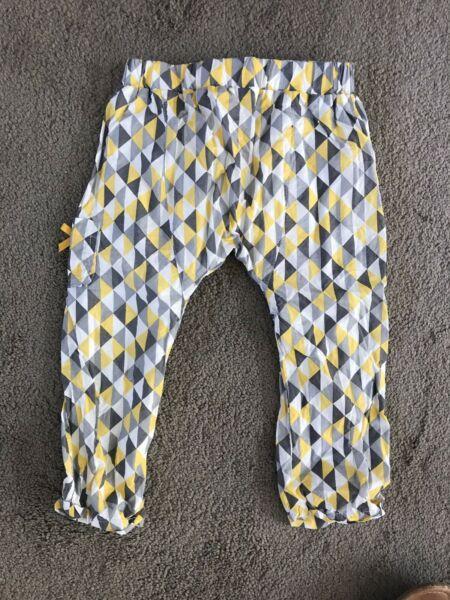 Bebe pants size 2 yellow grey